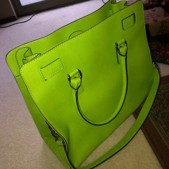 Lime green Micheal Kors Satchell | Purse | Large Lime green purse | Micheal Kors - Picture 5 of 5